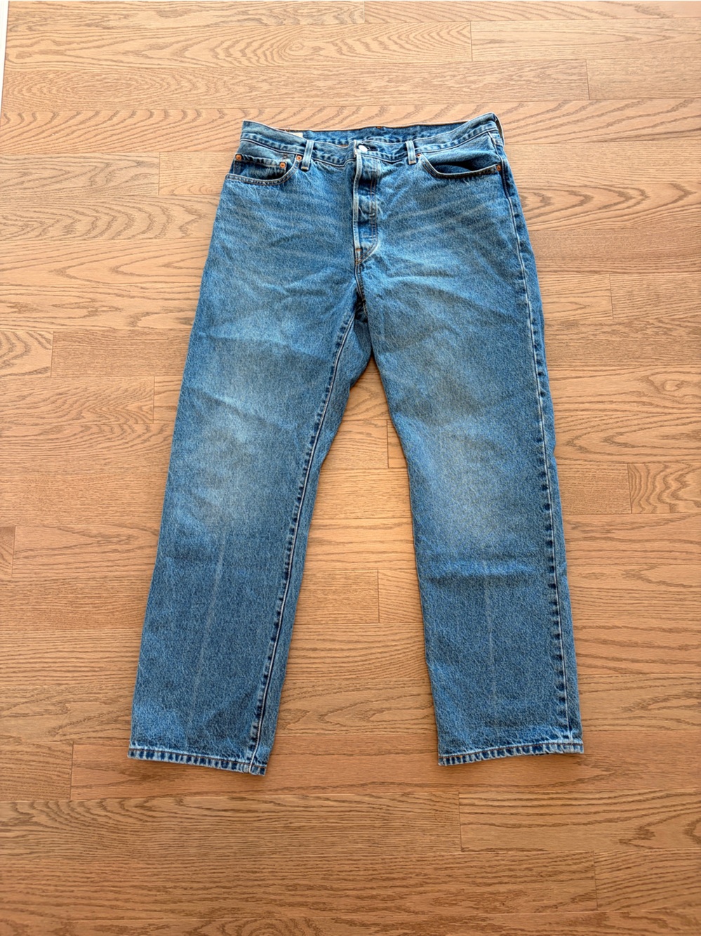 501® '90s Women's Jeans in the medium-wash colorway "Drew Me In"